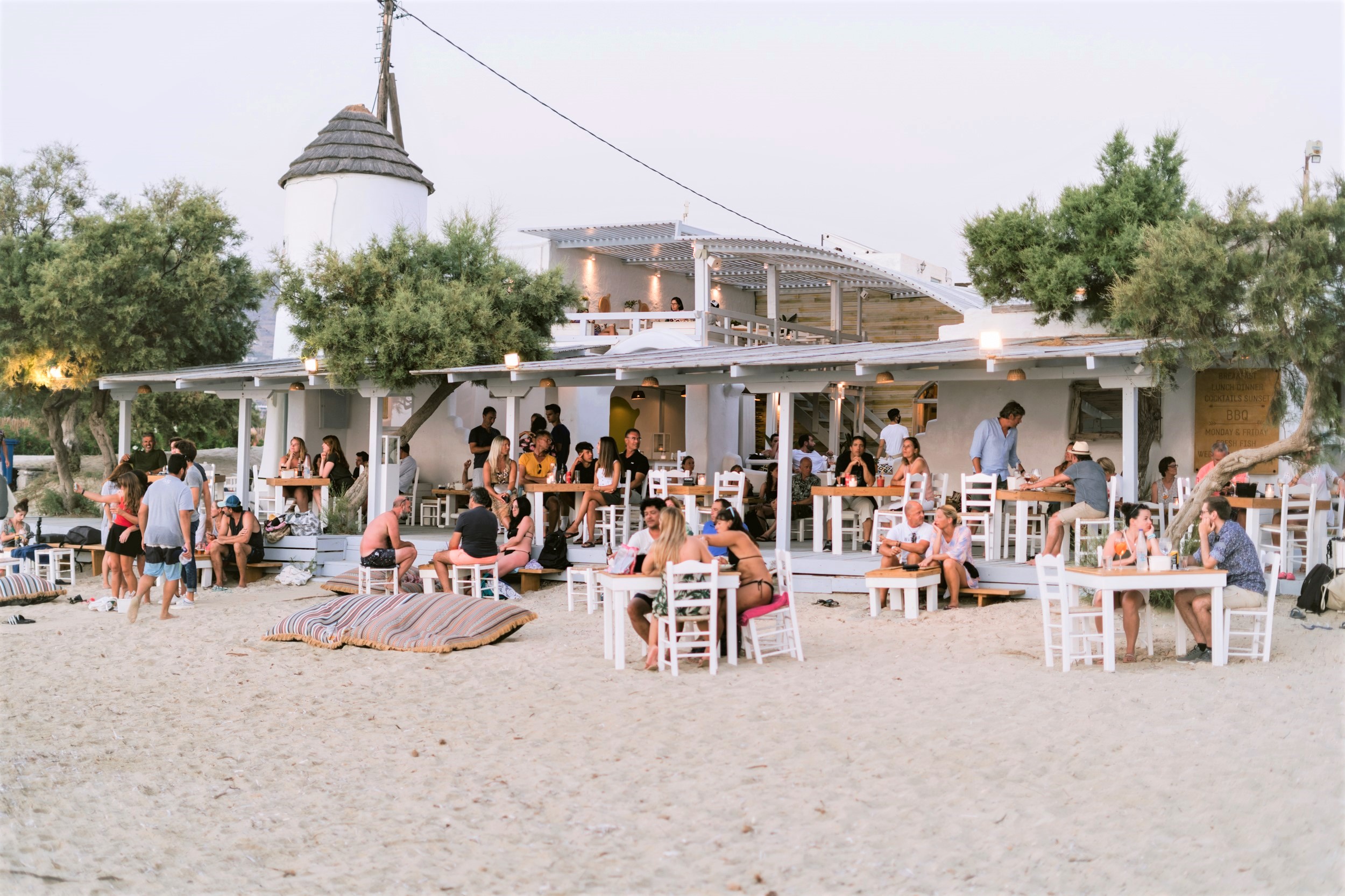 flisvos bar strandclub restaurant naxos beachlife greece summer 2021 beachclub sportclub